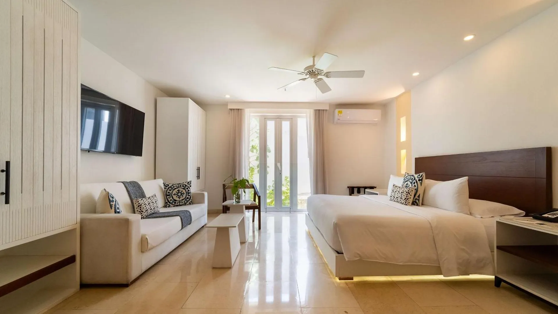 Nacar Hotel Cartagena, Curio Collection By Hilton