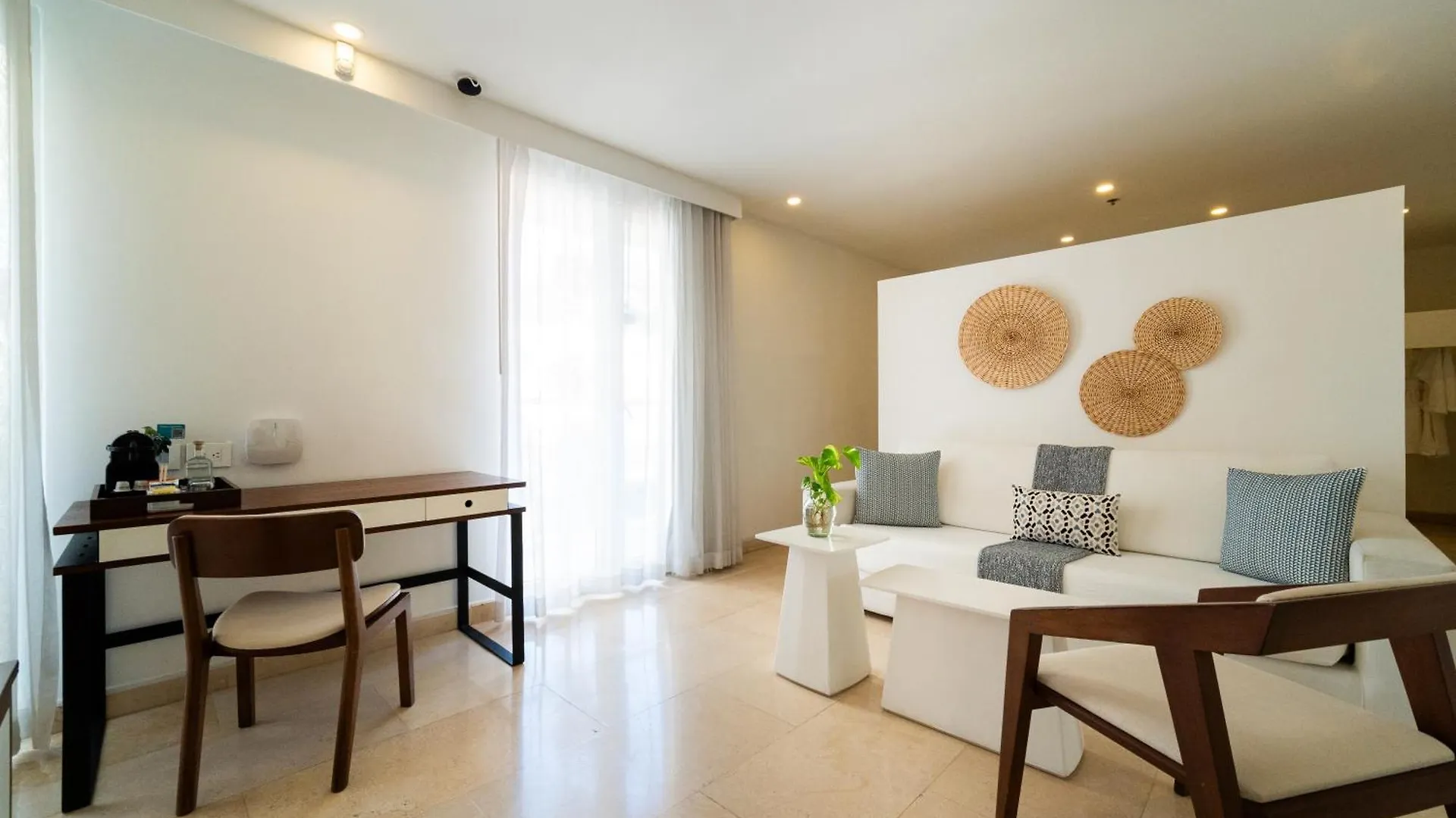 Nacar Hotel Cartagena, Curio Collection By Hilton