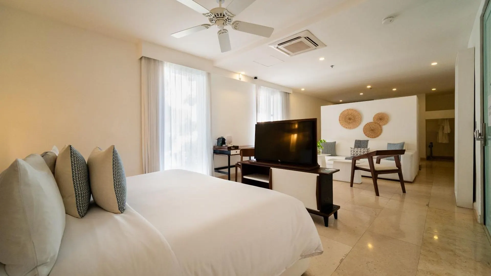 Nacar Hotel Cartagena, Curio Collection By Hilton