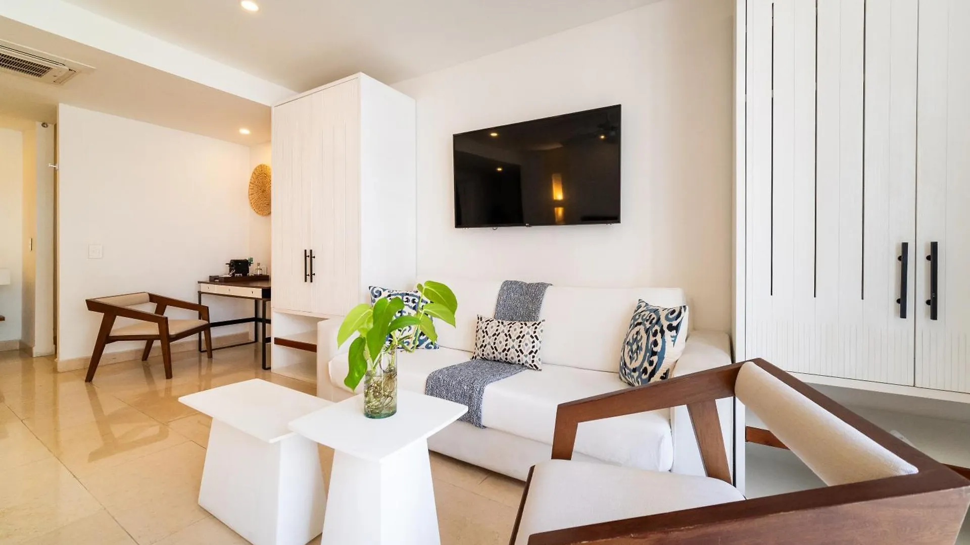 Nacar Hotel Cartagena, Curio Collection By Hilton