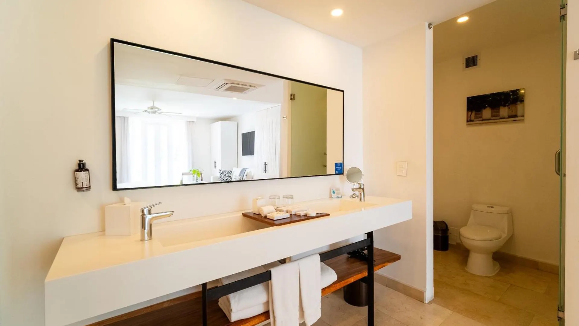 Nacar Hotel Cartagena, Curio Collection By Hilton