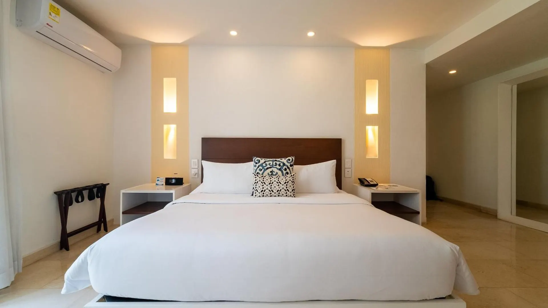 Nacar Hotel Cartagena, Curio Collection By Hilton